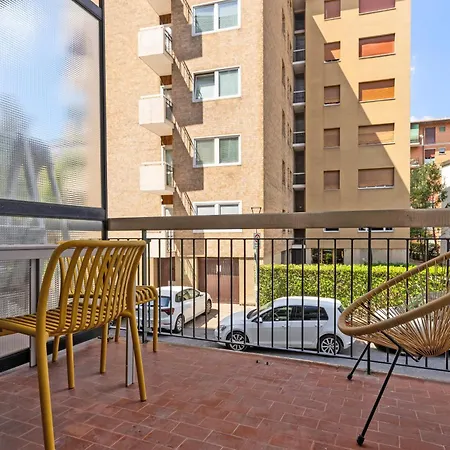 Stile Urbano E Comfort Moderno In Albani *