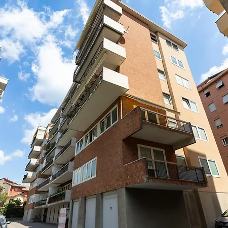 Stile Urbano E Comfort Moderno In Albani *